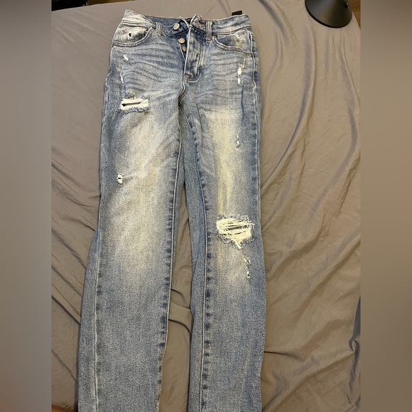 Distressed denim jeans - Picture 1 of 3